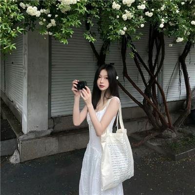 推动摇篮的手